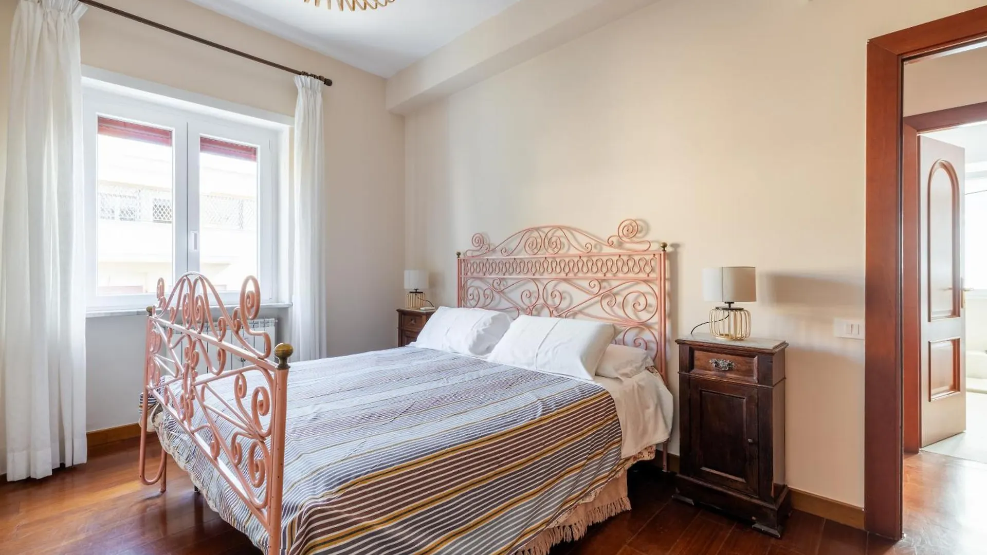 Apartment Roman Retreat Near The Appian Way & Catacombs Italy